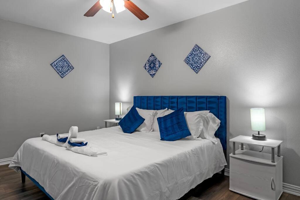 Family Friendly 2Bdrm-Walk To At&T/Cowboys Stadium Arlington Eksteriør billede