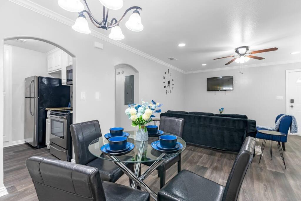 Family Friendly 2Bdrm-Walk To At&T/Cowboys Stadium Arlington Eksteriør billede