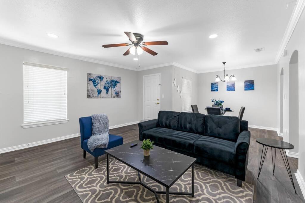 Family Friendly 2Bdrm-Walk To At&T/Cowboys Stadium Arlington Eksteriør billede