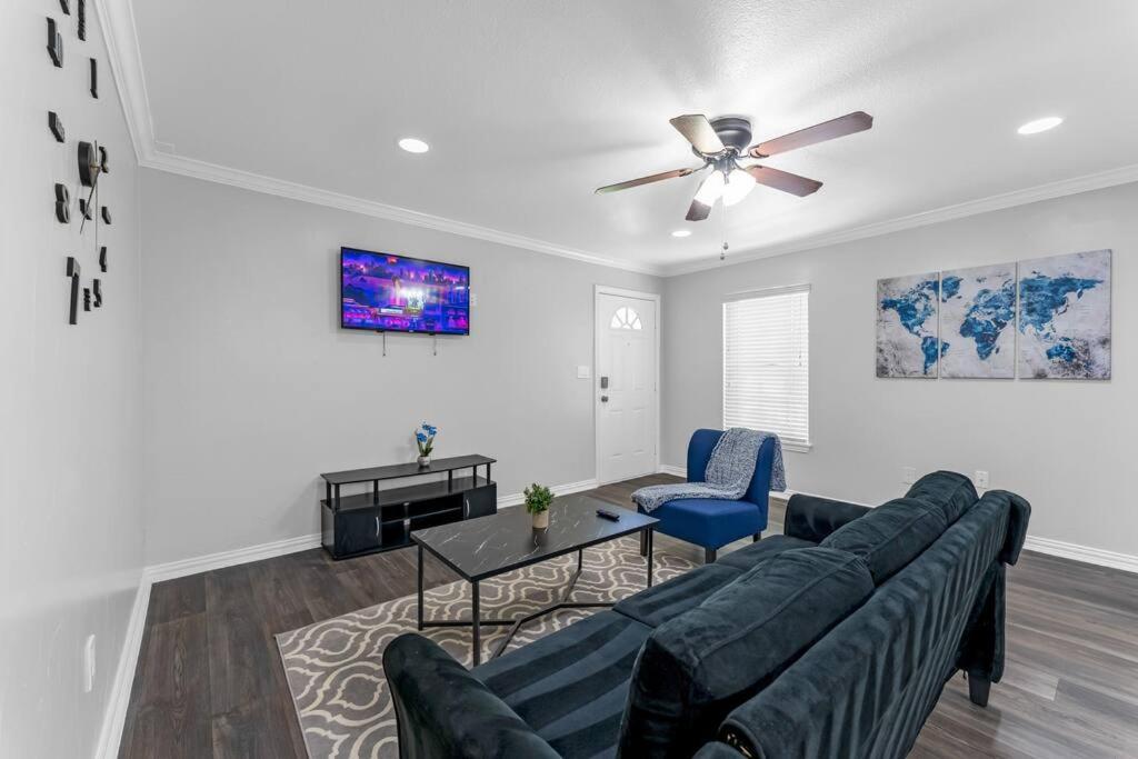 Family Friendly 2Bdrm-Walk To At&T/Cowboys Stadium Arlington Eksteriør billede