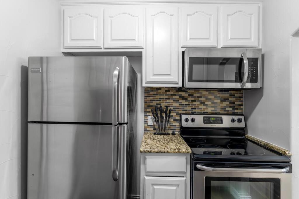 Family Friendly 2Bdrm-Walk To At&T/Cowboys Stadium Arlington Eksteriør billede