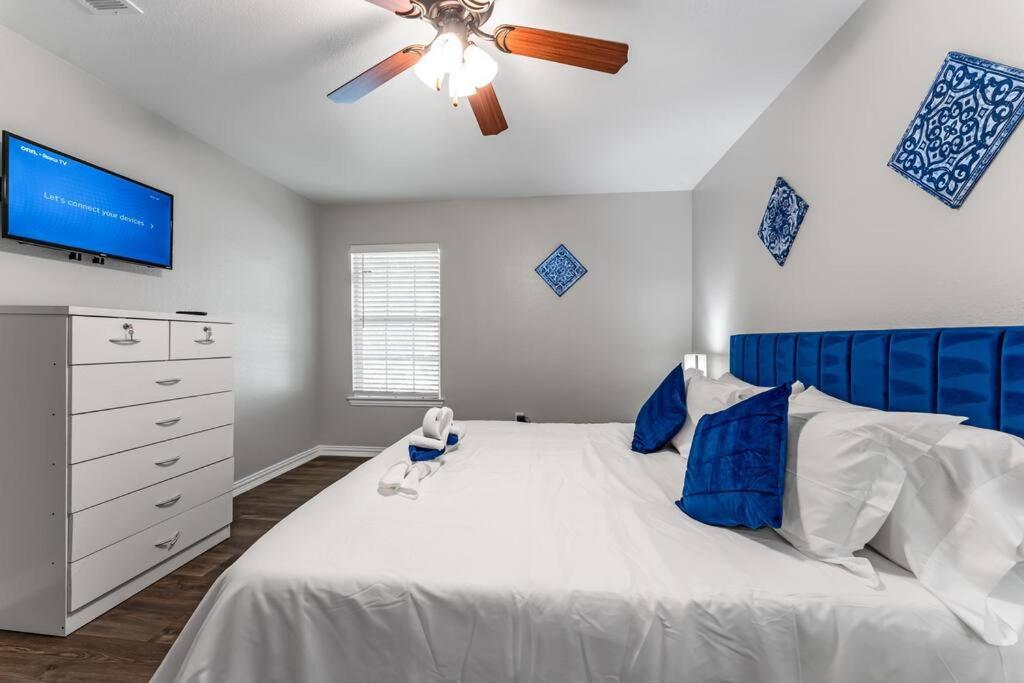 Family Friendly 2Bdrm-Walk To At&T/Cowboys Stadium Arlington Eksteriør billede
