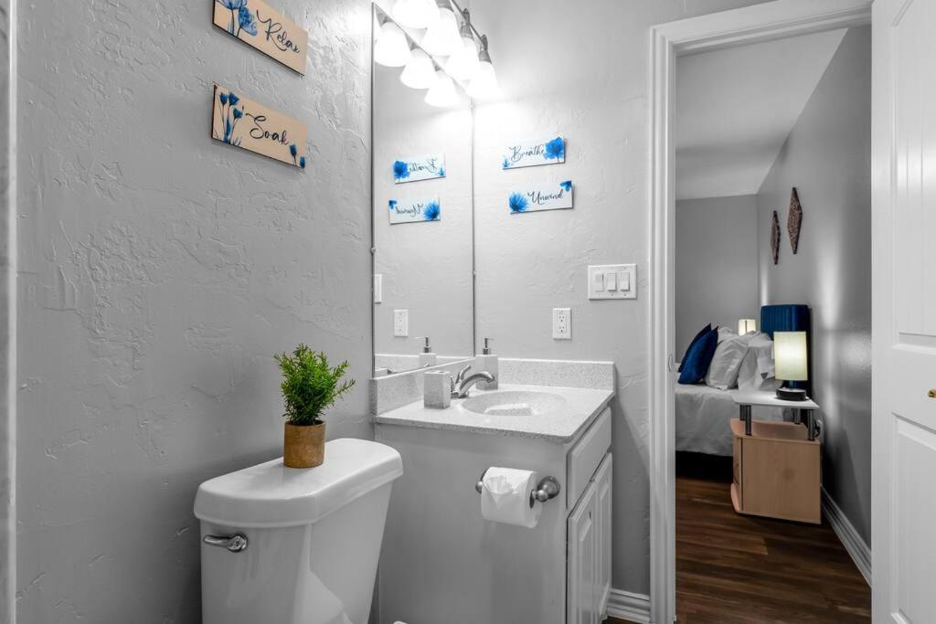 Family Friendly 2Bdrm-Walk To At&T/Cowboys Stadium Arlington Eksteriør billede