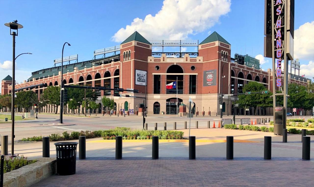 Family Friendly 2Bdrm-Walk To At&T/Cowboys Stadium Arlington Eksteriør billede
